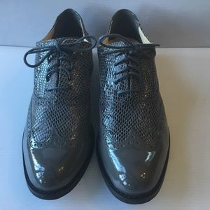 NEW Woman's Cole Haan Leather Lace up Wingtip Shoe